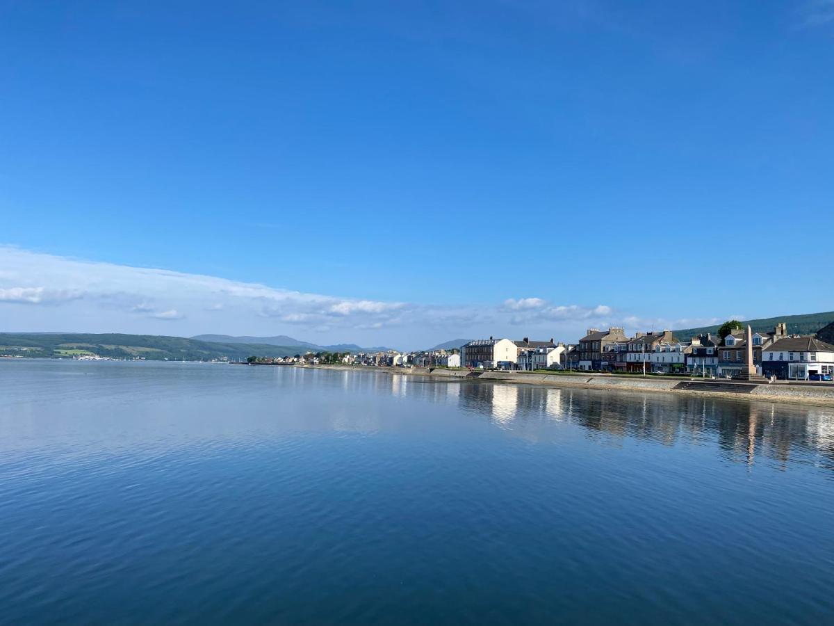 An Steisean With Office - Comet Apartments Helensburgh Exteriör bild